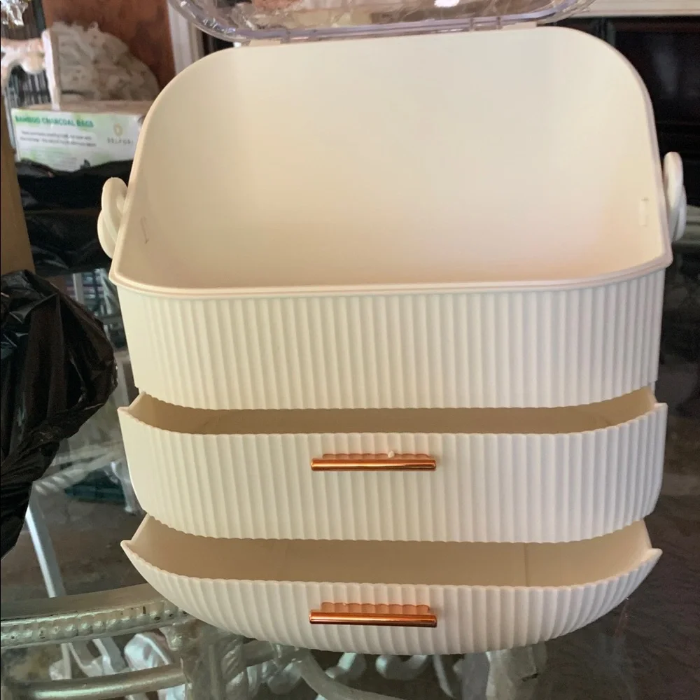 Elegant White and Gold Storage Organizer new and only out of box for photos